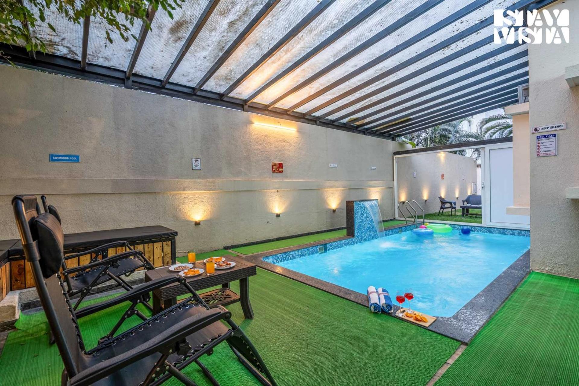 Serenity Meadows With Pool By Veo - Part Of Stayvista ナーシク エクステリア 写真